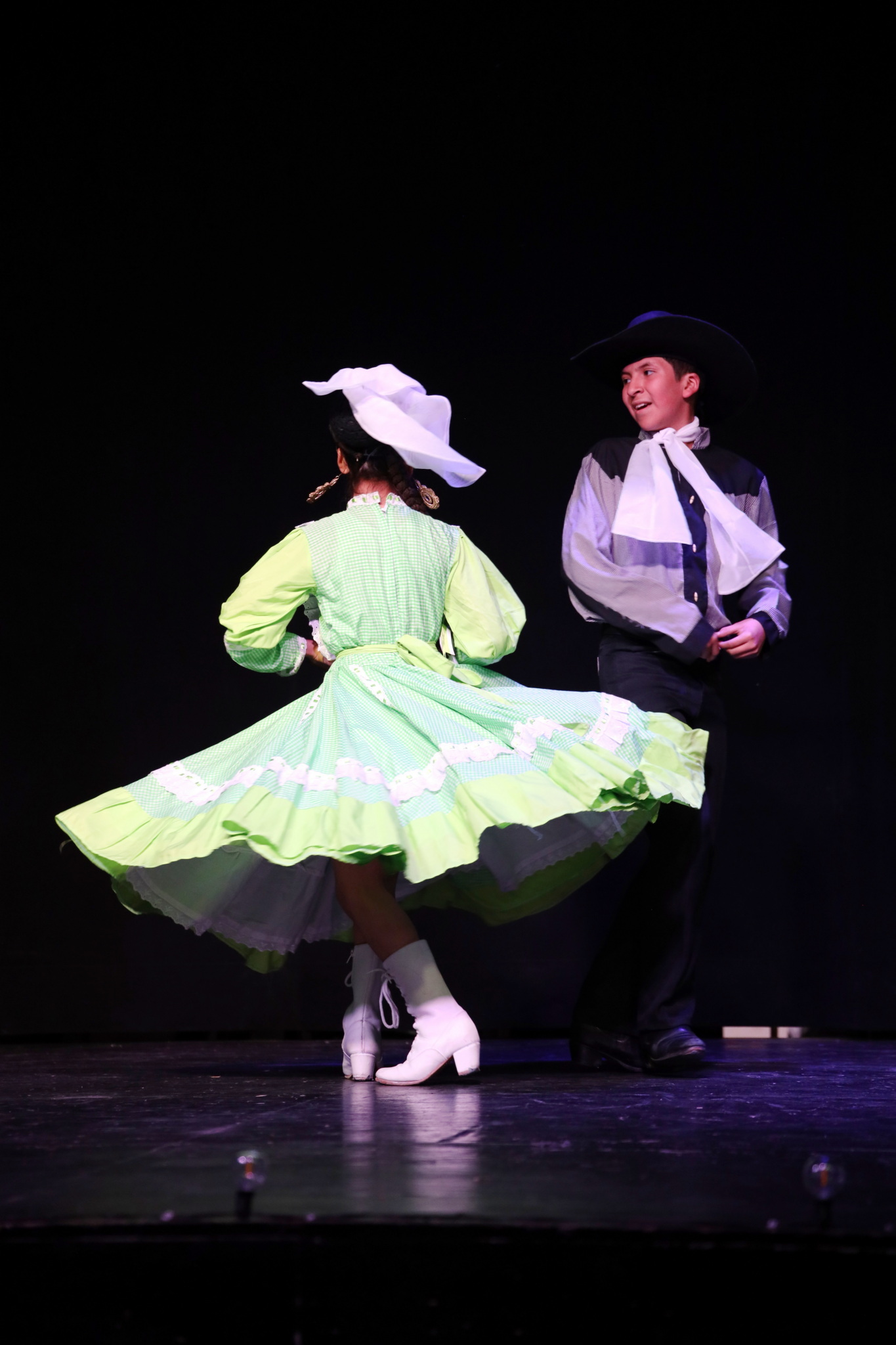 Faro Cosmos en Encuentro de Danza