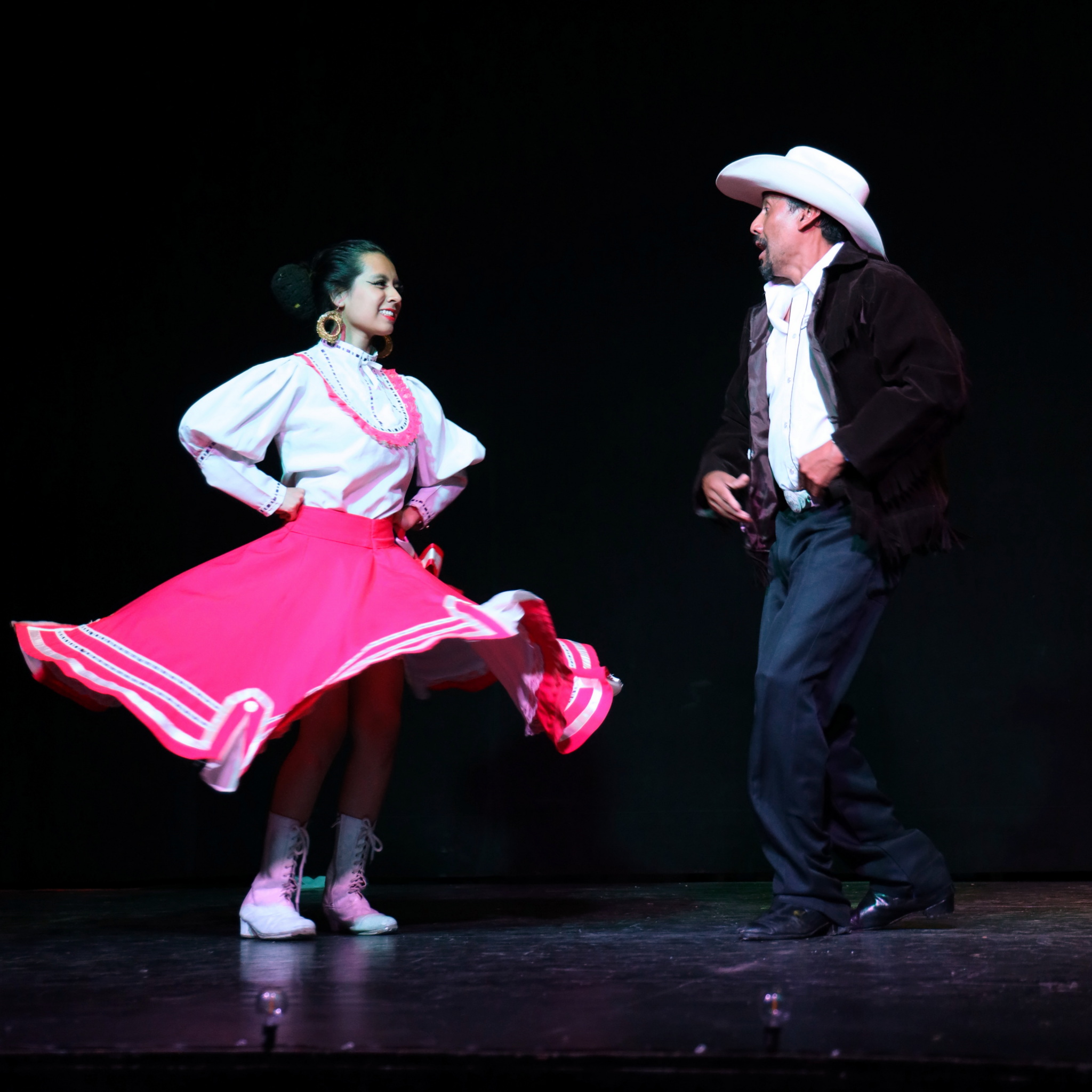 Faro Cosmos en Encuentro de Danza