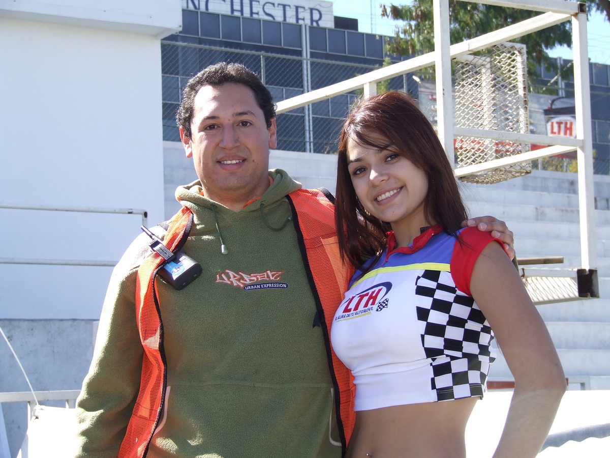 Leopoldo Ramírez con Anel ("Anel Telcel")